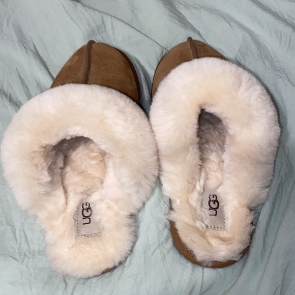 Ugg slippers - Picture 2 of 4